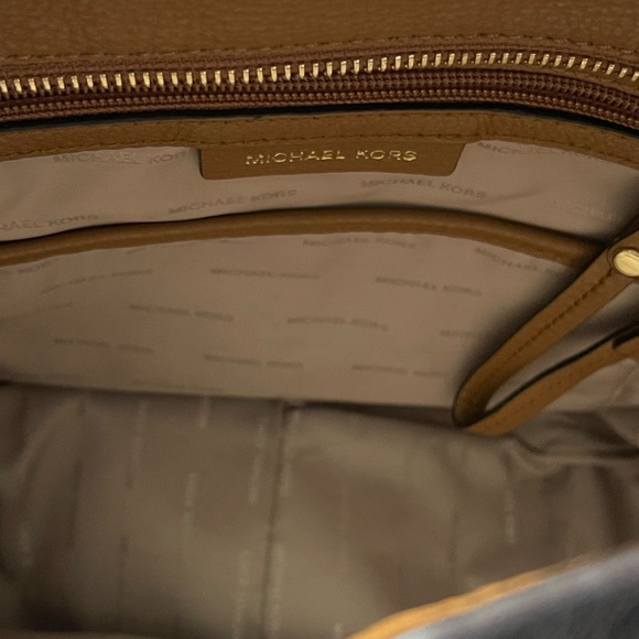 Michael Kors Purse - Picture 7 of 8